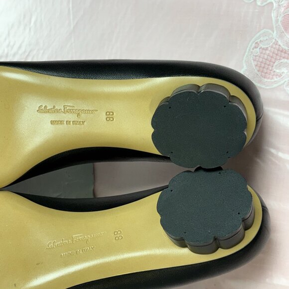 NEW-Salvatore Ferragamo-54595-Women Black Leather heel Dress shoes.Sz-8B.Italy. - Picture 14 of 14